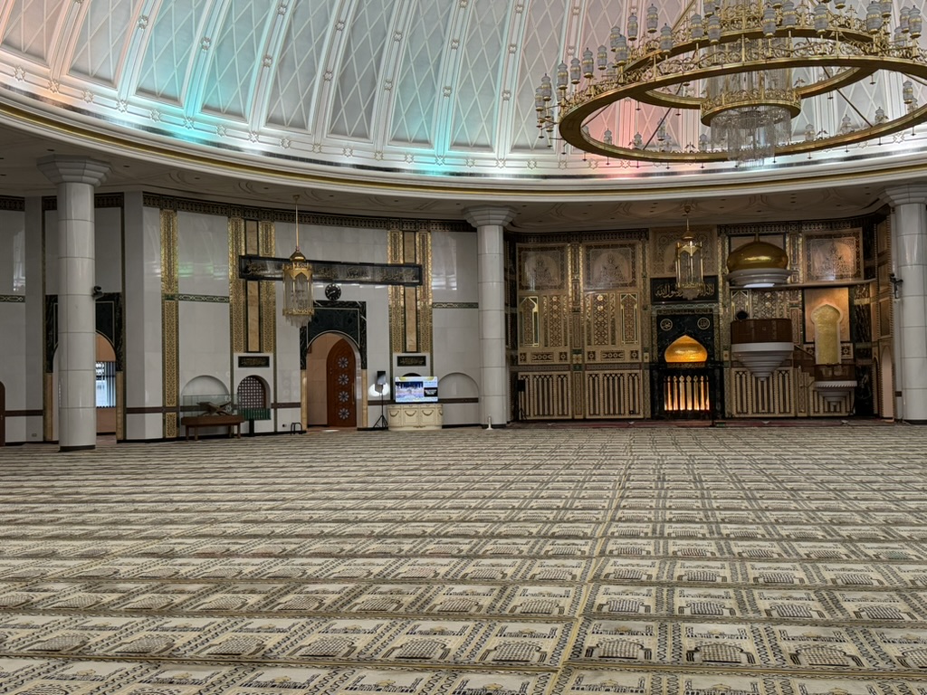 モスク礼拝堂のシャンデリア