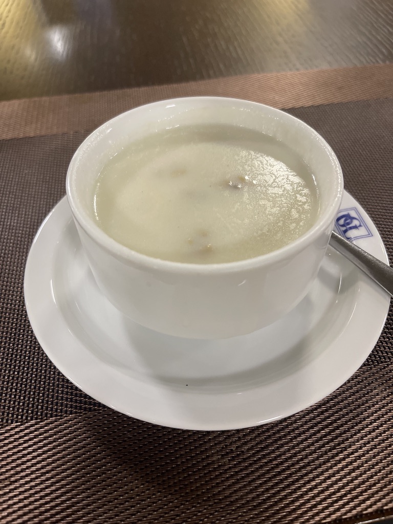 バングラデシュの伝統的な朝食のお粥