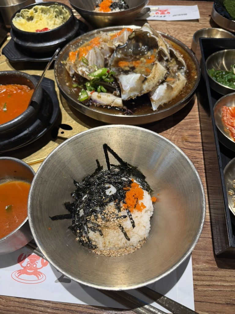 ソウルの간장게장（醤油漬けカニ）の定食